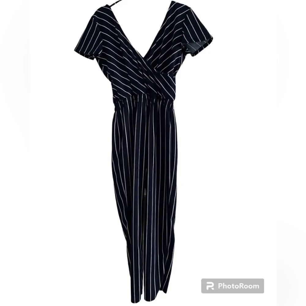 New Look Jumpsuit. Size: S. Navy blue & white.